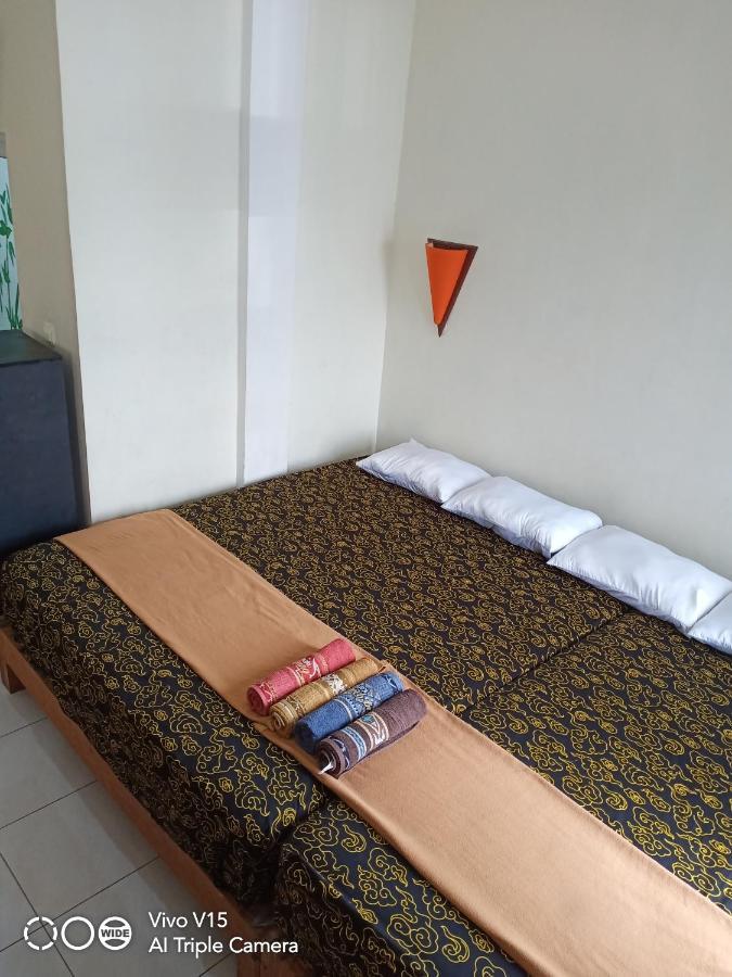 Losmen Fadel Malioboro Jogja Γιογκιακάρτα Εξωτερικό φωτογραφία