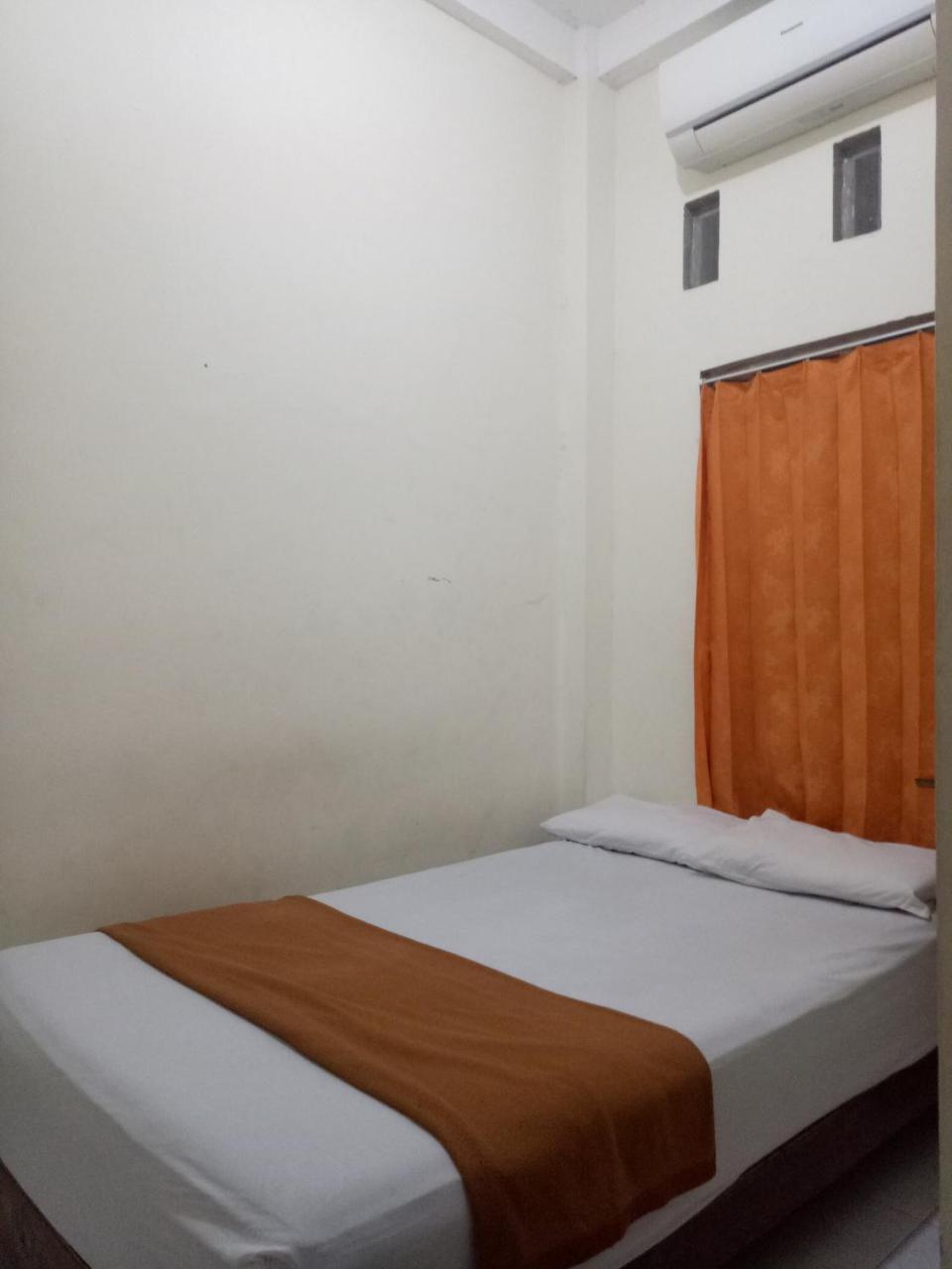 Losmen Fadel Malioboro Jogja Γιογκιακάρτα Εξωτερικό φωτογραφία