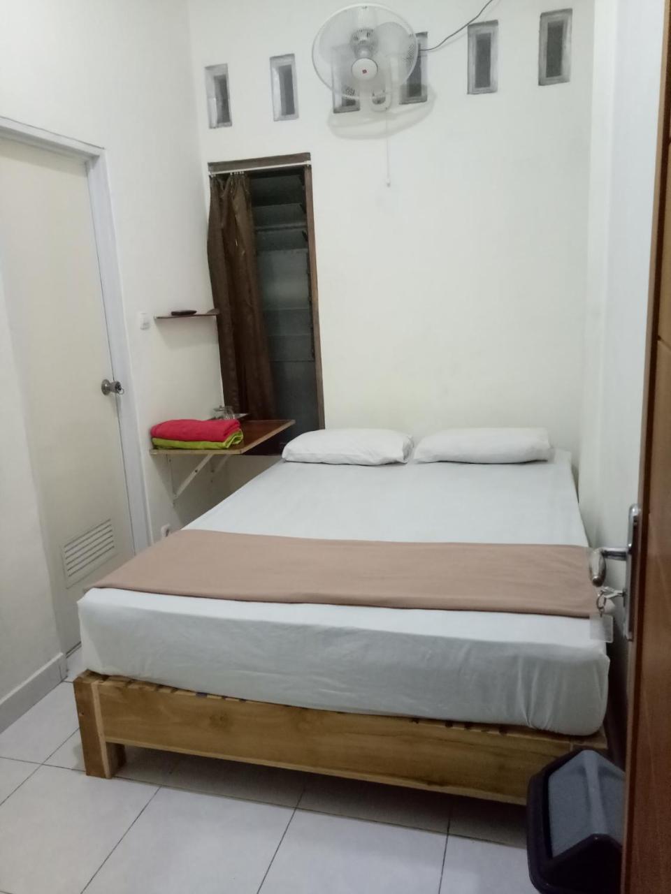 Losmen Fadel Malioboro Jogja Γιογκιακάρτα Εξωτερικό φωτογραφία
